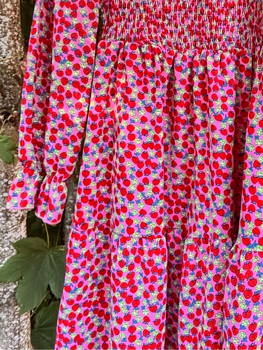 Women's Red/Pink Berry Long-Sleeve Smocked Casual Dress Size M - Picture 3 of 7